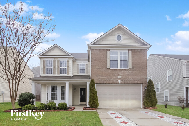 13934 Lawrence Farm Ln in Charlotte, NC - Foto de edificio - Building Photo