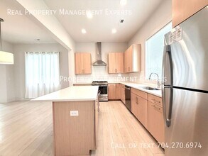 4115 Merlane Dr in Charlotte, NC - Building Photo - Building Photo