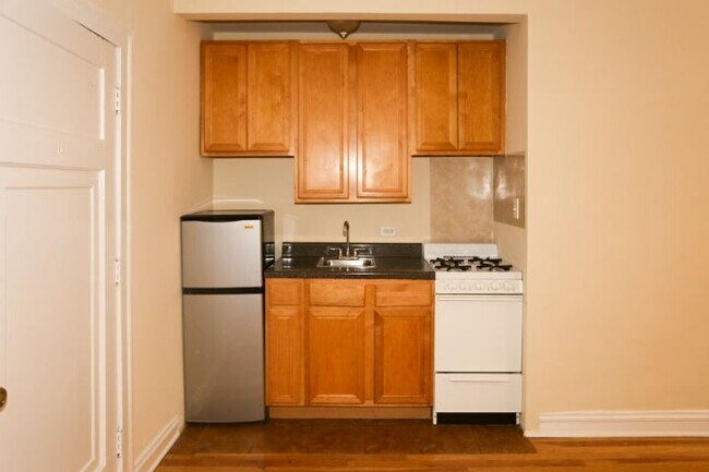 4549 N Damen in Chicago, IL - Building Photo - Building Photo