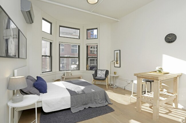 property at 113 W Chicago Ave