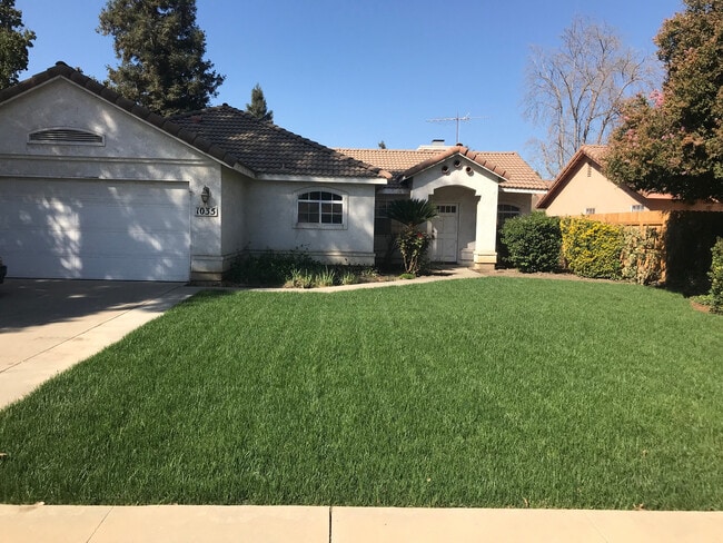 property at 1035 S Tracy St