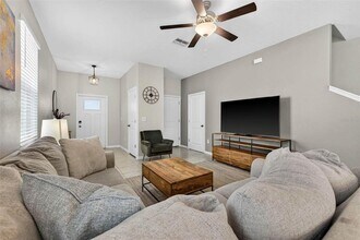 10432 Shady Preserve Dr in Riverview, FL - Building Photo - Building Photo