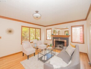 2816 SE 45th Ave in Portland, OR - Building Photo - Building Photo