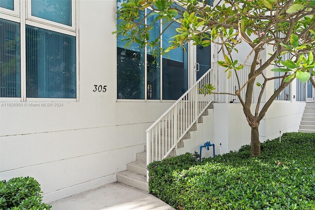 305 NE 20th Terrace in Miami, FL - Building Photo - Building Photo