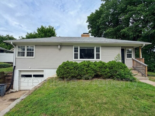 property at 3320 S Sterling Ave