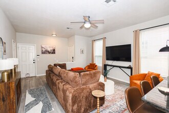 2418 Allred Dr in Austin, TX - Building Photo - Building Photo