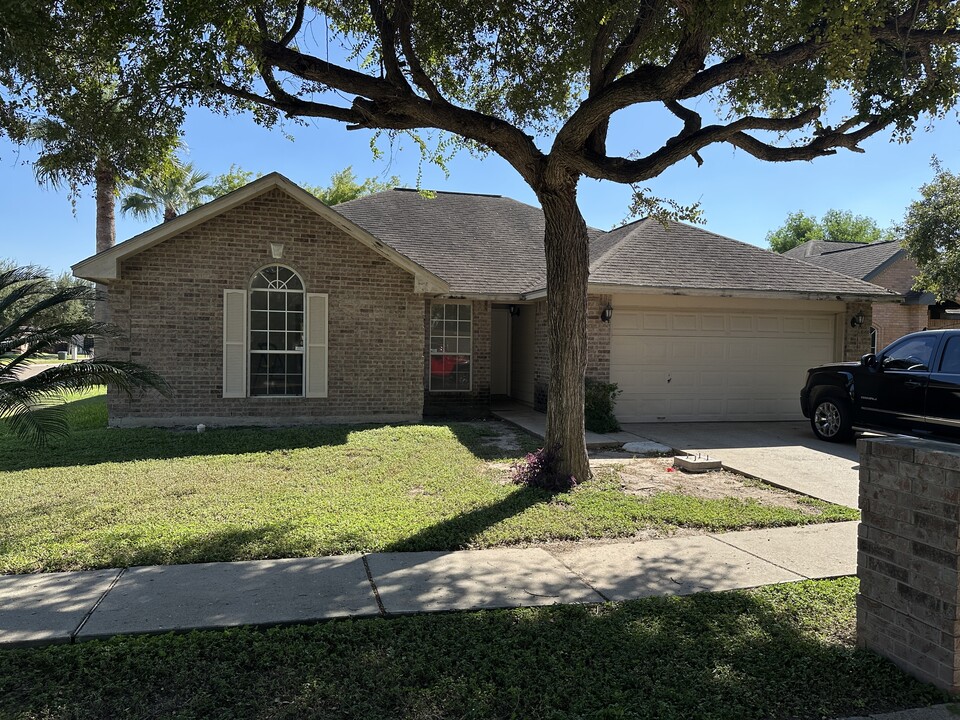 3708 San Rodrigo in Mission, TX - Building Photo