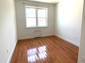 8279 164th Pl, Unit 1 in Jamaica, NY - Building Photo - Building Photo