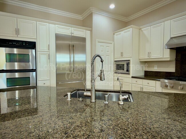 13073 Dressage Ln in San Diego, CA - Building Photo - Building Photo