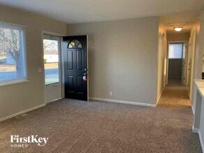 2280 Flight Dr in Florissant, MO - Building Photo - Building Photo