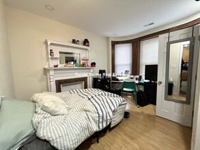 129 Cedar St, Unit 3 in Boston, MA - Building Photo - Building Photo