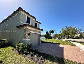 3558 W 108th St in Hialeah, FL - Building Photo