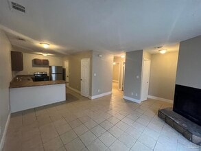 6394 W Fairfield Dr in Pensacola, FL - Building Photo - Building Photo