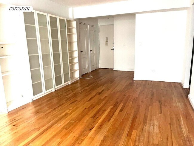 200 E 28th St in New York, NY - Foto de edificio - Building Photo