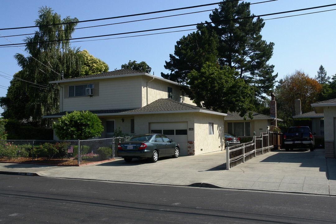 1121 King St in Redwood City, CA - Foto de edificio