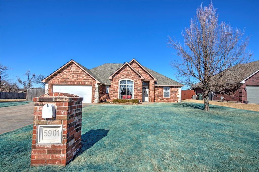 5901 SE 8th St in Midwest City, OK - Building Photo