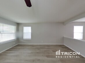 8410 Stone Chase in San Antonio, TX - Foto de edificio - Building Photo