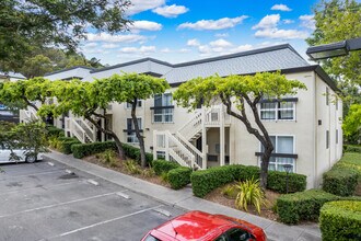 Park Hill Apartments in San Rafael, CA - Foto de edificio - Building Photo