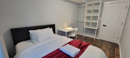 19925 Wallingford Ave N in Shoreline, WA - Foto de edificio - Building Photo