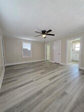 222 E Pearce St in Baytown, TX - Building Photo - Building Photo