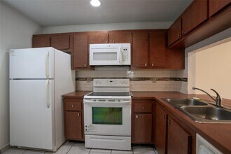 4502 N Federal Hwy, Unit 221C in Lighthouse Point, FL - Foto de edificio - Building Photo