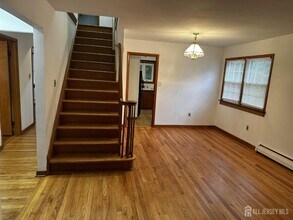 7 Paul St in East Brunswick, NJ - Building Photo - Building Photo