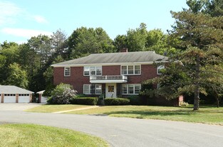 Kensington Court in Delmar, NY - Building Photo