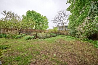 16 Indiana Terrace in Newton, MA - Building Photo - Building Photo