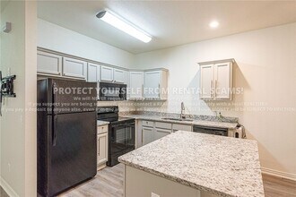 766 W Breeze Cove in Fayetteville, AR - Building Photo - Building Photo