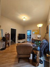 2241 W 11th St, Unit A in Duluth, MN - Building Photo - Building Photo