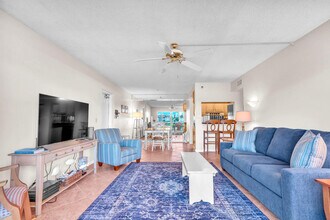 4444 NE Ocean Blvd in Jensen Beach, FL - Building Photo - Building Photo