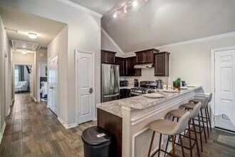 2412 Sam Wilson St in Houston, TX - Building Photo - Building Photo