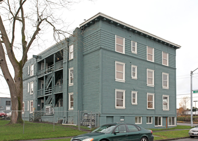 Schultz Apartments in Tacoma, WA - Building Photo - Building Photo