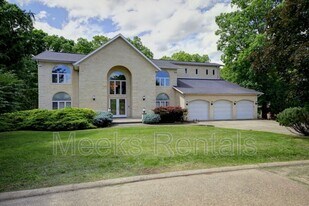 30 Bridlewood Rd in Charleston, WV - Building Photo