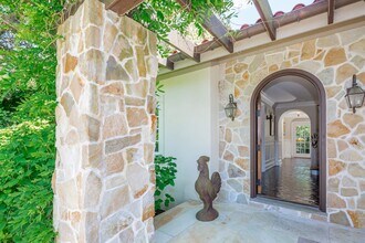 18 Club Dr in Southampton, NY - Building Photo - Building Photo