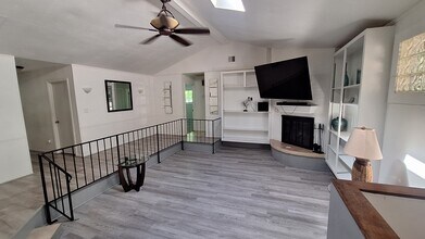 175 Upper Colorado Dr in Bay City, TX - Building Photo - Building Photo