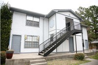 Building Photo - 207-209 Carl St Apartments in Leesville, Louisiana