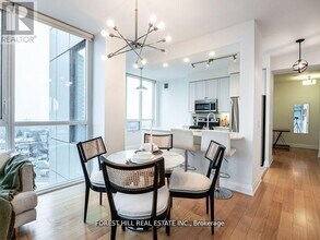 530 St Clair Ave W in Toronto, ON - Building Photo - Building Photo