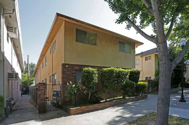 1811 O St in Sacramento, CA - Building Photo - Building Photo