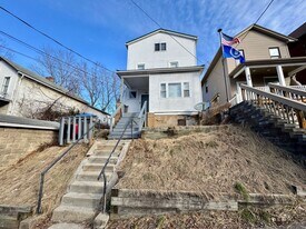 409 North Ave in Verona, PA - Building Photo