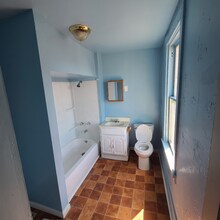 1105 E 1st Ave in Brackenridge, PA - Building Photo - Building Photo