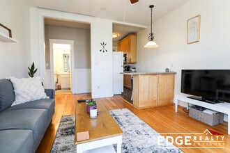 1564 Commonwealth Ave, Unit 9 in Boston, MA - Foto de edificio - Building Photo