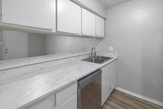The Cove at 300 in Sherwood, AR - Foto de edificio - Interior Photo