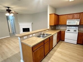 821 Hickory St in Burleson, TX - Building Photo - Building Photo