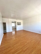 9810 A St in Oakland, CA - Foto de edificio - Building Photo