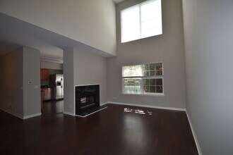 366 Town Pl Cir in Buffalo Grove, IL - Building Photo - Building Photo