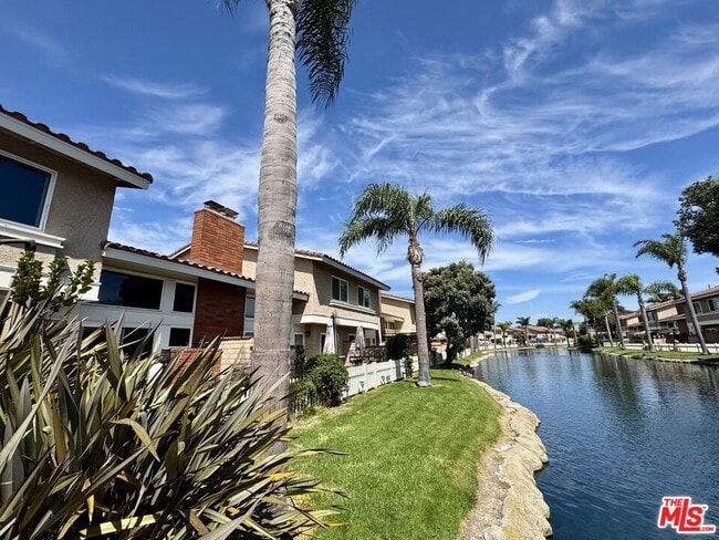 7756 Sailboat Cir in Huntington Beach, CA - Building Photo - Building Photo