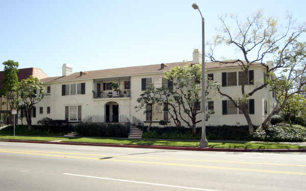 6914-6920 Beverly Blvd in Los Angeles, CA - Building Photo