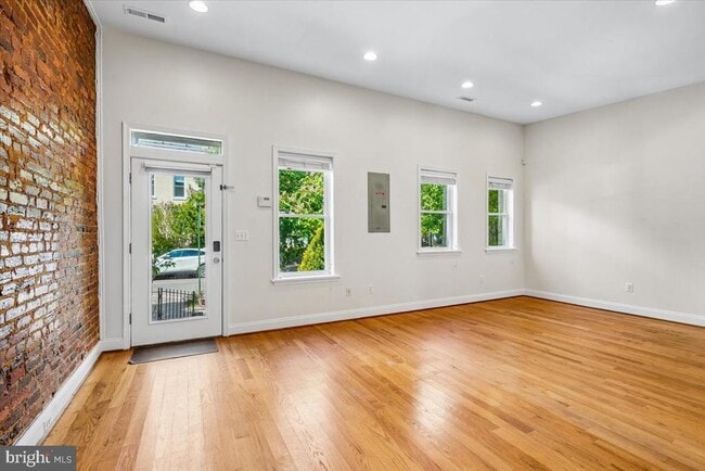 property at 1339 C St NE