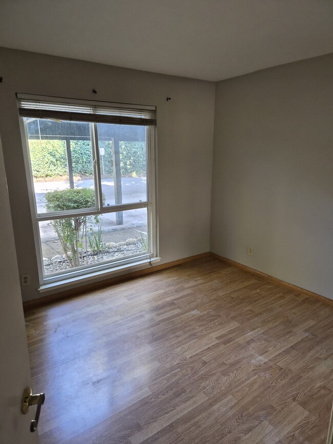 1036 Oak Grove Rd, Unit 33 in Concord, CA - Building Photo - Building Photo